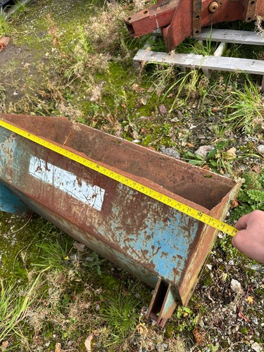 Kubota tractor loader bucket - tractor,